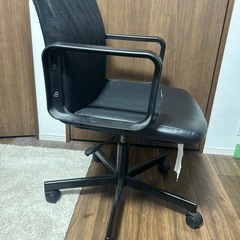 オフィスチェア（床保護マット付き）の画像