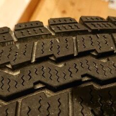 (お受渡し決まりました)軽トラタイヤ 12インチ スタッドレスの画像