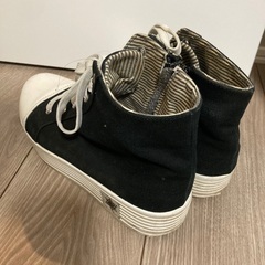 ブランドスニーカー23.5。の画像