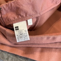 GU カラーミニスカート M ピンク 台形 くすみカラー 大人かわいい　無地の画像