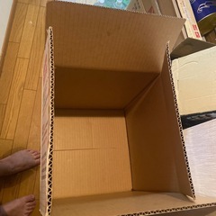 リンゴのダンボールの画像