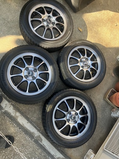 スタッドレスタイヤ　165\65R14 ホイールつき付き