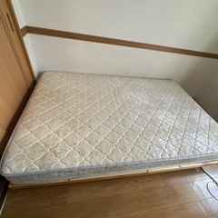 配達可【セミダブルベッド】クリーニング済【管理番号11511】金の画像