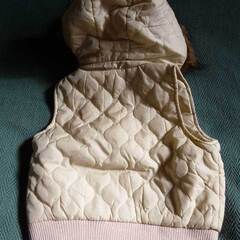 ベスト　フード付　90cm　子供服　キッズの画像