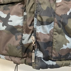美品！Burberry ブラックレーベル迷彩色ダウンジャケットクリーニング済みの画像