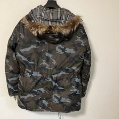 美品！Burberry ブラックレーベル迷彩色ダウンジャケットクリーニング済みの画像