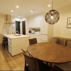 FUJIFURNITUREダイニングテーブル椅子4脚セットの画像