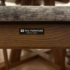 FUJIFURNITUREダイニングテーブル椅子4脚セットの画像