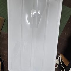 収納棚を分けます。の画像