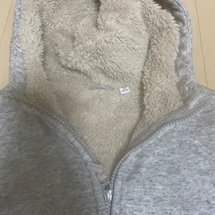 パーカー　ユニクロの画像