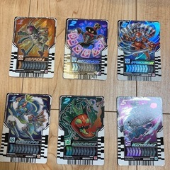 仮面ライダーガッチャード★変身ベルト、カードケース、カード12枚セットの画像
