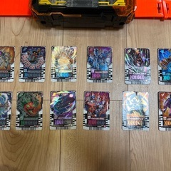 仮面ライダーガッチャード★変身ベルト、カードケース、カード12枚セットの画像