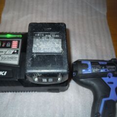 コードレス　インパクトドライバー　美品の画像