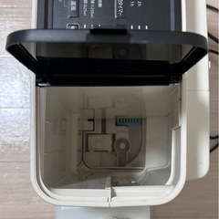 値下げ交渉可能【アイリスオーヤマ】大風量加湿セラミックファンヒーターホワイト KJKC125D1-W ［人感センサー付き］の画像