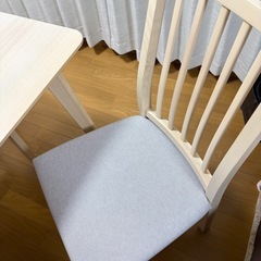IKEA ダイニングテーブル+椅子4脚の画像