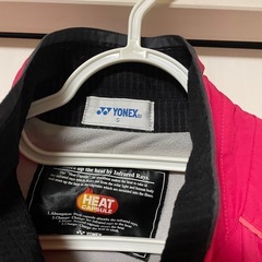 ヨネックスジャンパーの画像