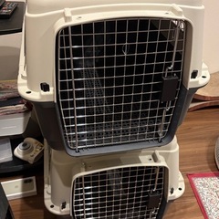 ペット用クレート2台　ウォーターノズルつき付き　の画像