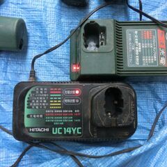 ◍工具等まとめて（充電器2点通電確認画像３、Boschドリル通電回転確認、他は未確認）電池等は併せて★ジャンク投稿です、ご理解の程よろしくお願いいたします★お手数をおかけしますプロフィール必読ですの画像