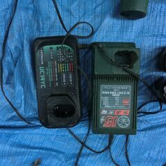 ◍工具等まとめて（充電器2点通電確認画像３、Boschドリル通電回転確認、他は未確認）電池等は併せて★ジャンク投稿です、ご理解の程よろしくお願いいたします★お手数をおかけしますプロフィール必読ですの画像