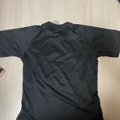 adidasシャツの画像