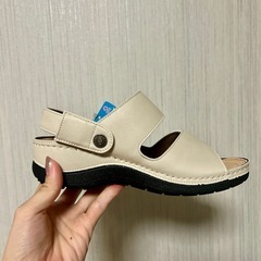 PANSY サンダル Mサイズ アイボリー新品 未使用 バックベルの画像