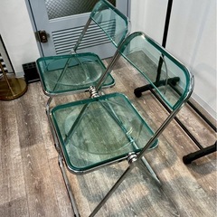 韓国インテリア　クリアチェアの画像