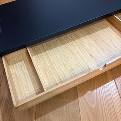 イケア モニタースタンド 引き出し付き エロヴェンの画像
