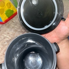 美品　アンダーアーマー、サーモスの水筒1.9L1.9Lの画像