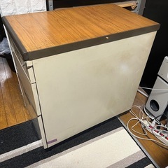 スチールワゴン　鍵付き　机　事務用品　オフィス用品　内田の画像