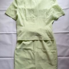 THE PURE'S レモンライム色 サマースーツ 半袖 膝丈 Mくらいの画像