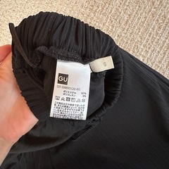GU ワイドパンツの画像