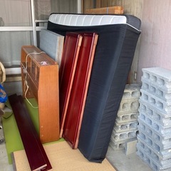 ベットとマットレスもらってくださいの画像