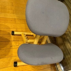 姿勢矯正　椅子の画像