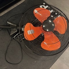 【5000円・価格相談可・美品】業務用扇風機 三脚スタンド式の画像