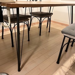 中古品　スチールダイニングテーブルセットの画像