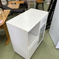 【リサイクルショップ ピカソ 小松原】🍴✨とってもキレイ‼ 真っ白ホワイトキッチンボード✨収納力バツグン＆コンセント付き⚡★7069★の画像