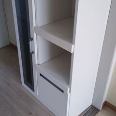 食器棚の画像