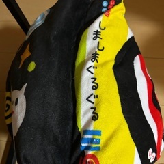 しましまぐるぐる　クッションの画像