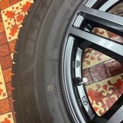 プジョー2008に使用していた
スタッドレスたタイヤの画像