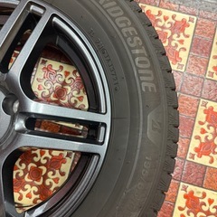 プジョー2008に使用していた
スタッドレスたタイヤの画像