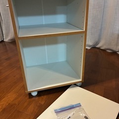 キャスター付き本棚の画像