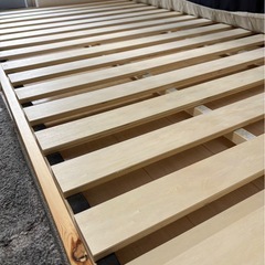 ベッドフレーム　セミダブルの画像