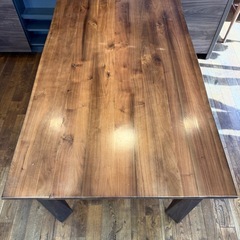 天然無垢材　ウォールナット　ダイニングテーブルの画像