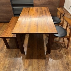 天然無垢材　ウォールナット　ダイニングテーブルの画像