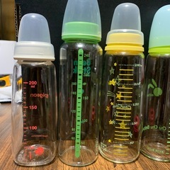 ガラス哺乳瓶の画像