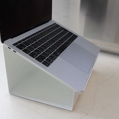 ノートパソコンスタンド　　シルバーの画像