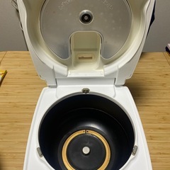 炊飯器　三菱　NJ-KSE106-W 炊飯ジャーの画像