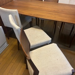 ダイニングテーブル　いす椅子の画像