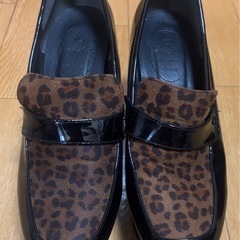 厚底ローファーLL【ヒョウ柄エナメル】の画像