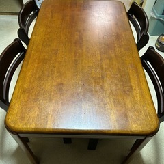 ダイニングテーブル、椅子セットの画像